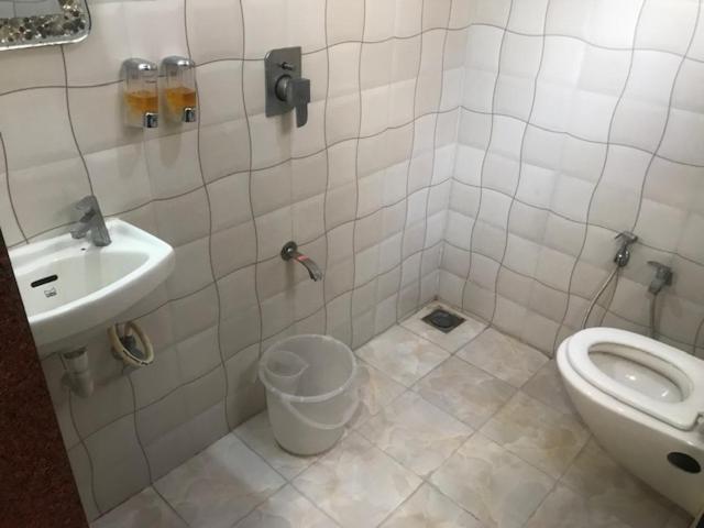 Hotel Mansarovar Ahmadabad Zewnętrze zdjęcie