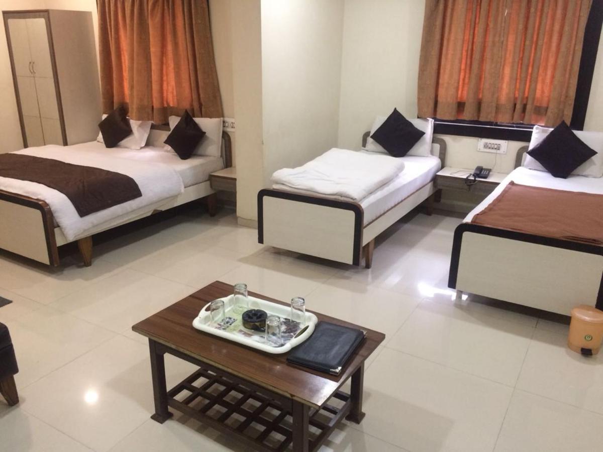 Hotel Mansarovar Ahmadabad Zewnętrze zdjęcie