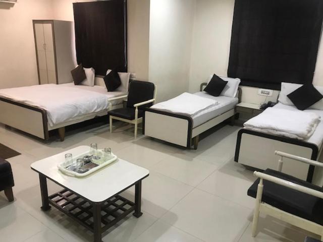 Hotel Mansarovar Ahmadabad Zewnętrze zdjęcie