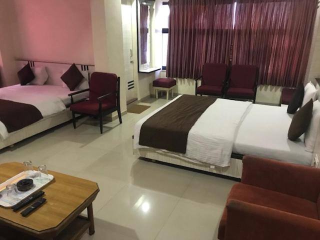 Hotel Mansarovar Ahmadabad Zewnętrze zdjęcie